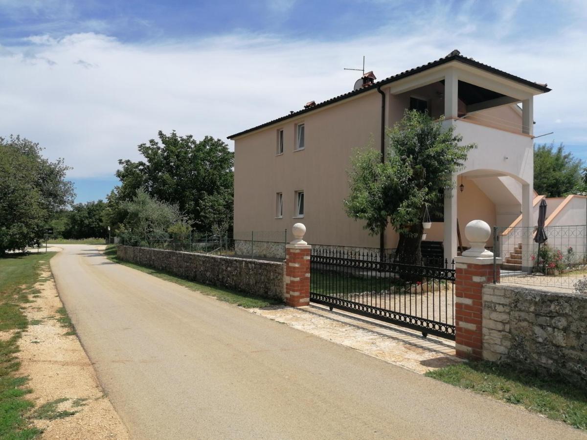 House Mario Near Rovinj Apartment Канфанар Екстериор снимка